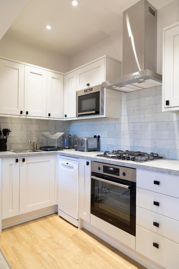 Luccombe Apartment *