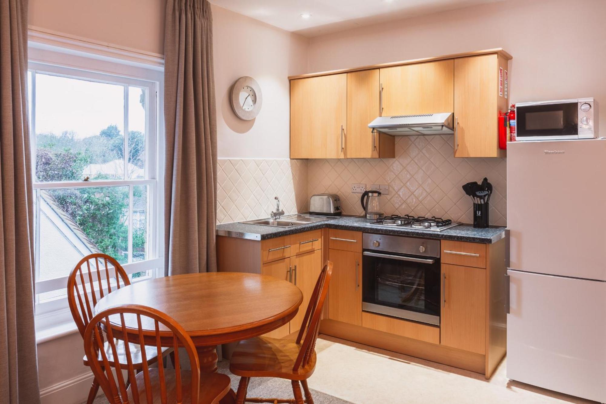 Luccombe Apartment