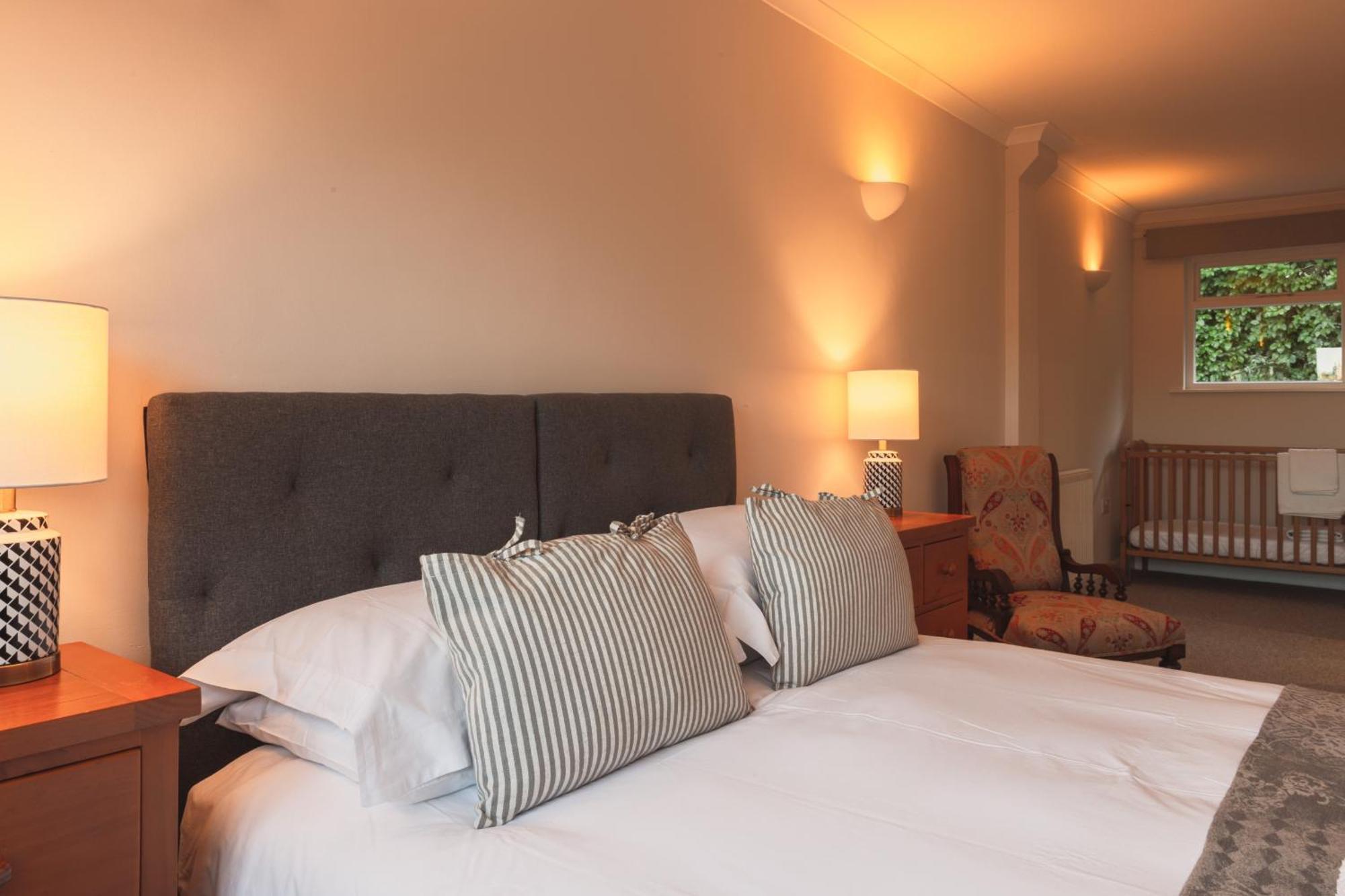Luccombe Apartment