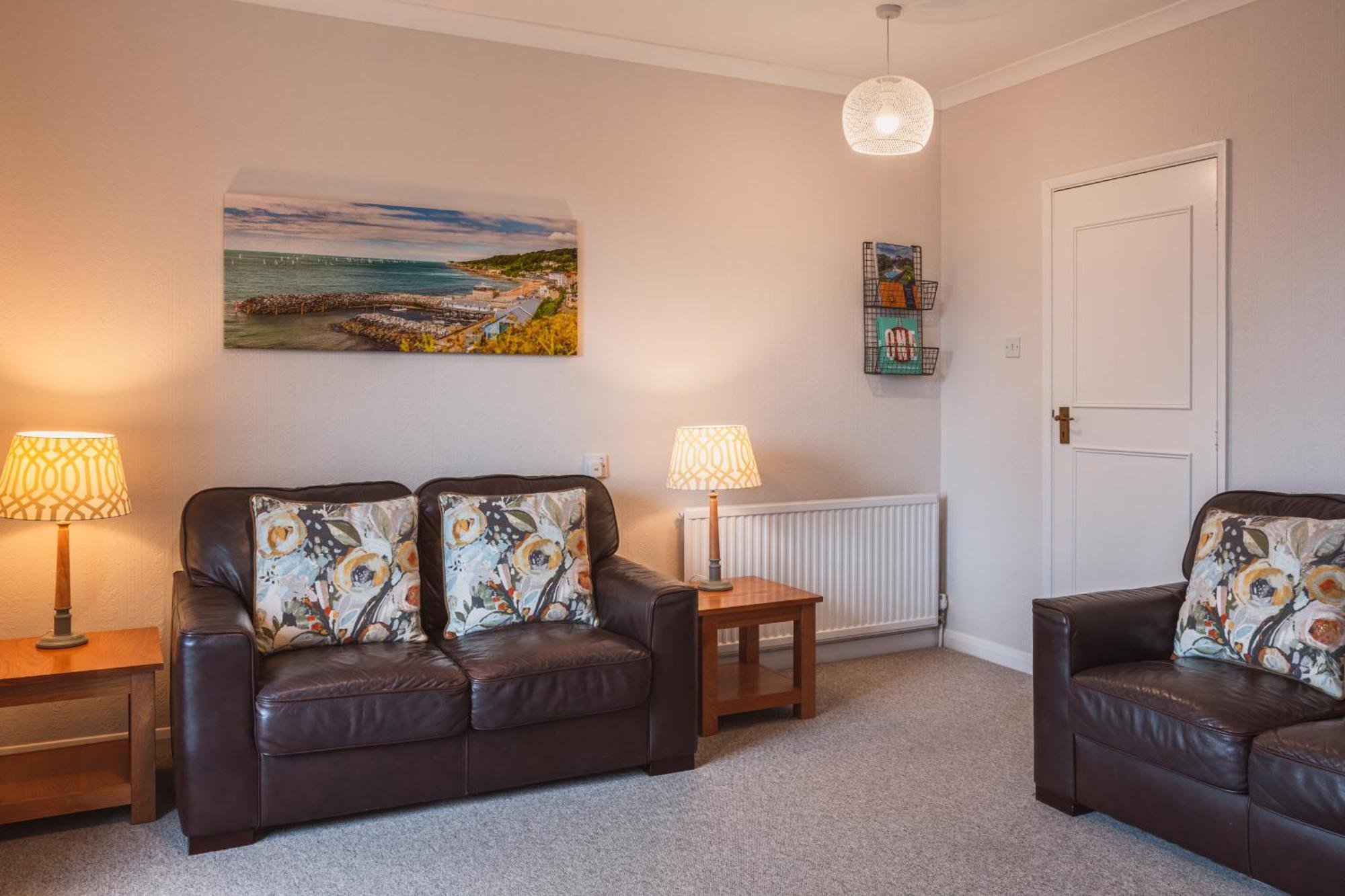 Luccombe Apartment *