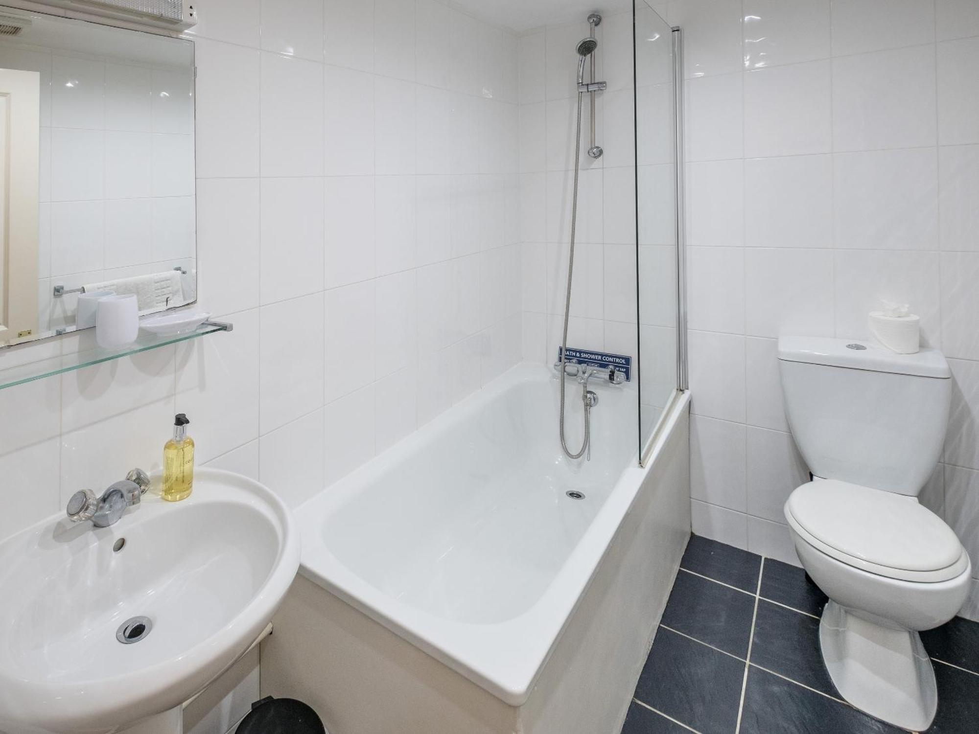 Luccombe Apartment